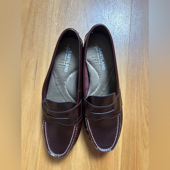 Eastland Women's Dark Brown Leather Moccasins Size 7W - Picture 11 of 16